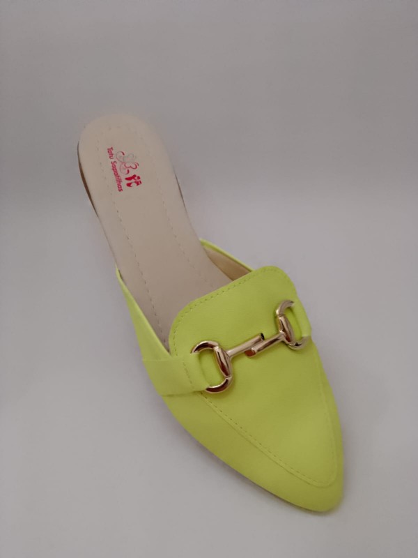 Mule Sapatilha Verde Claro Bico Fino Enf. Fivela Dourada