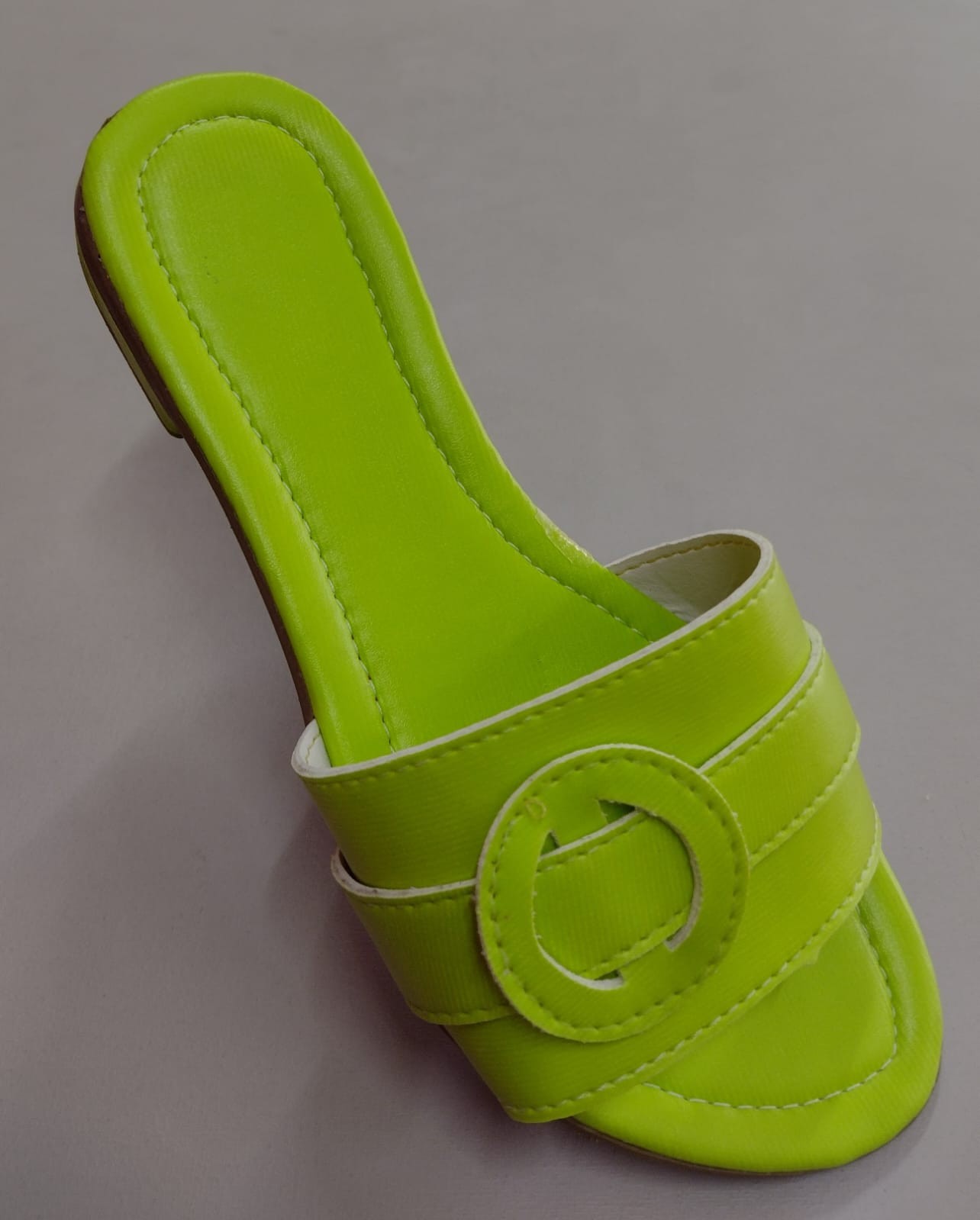 Rasteirinha Feminina Verde Limão Bico Redondo x3620
